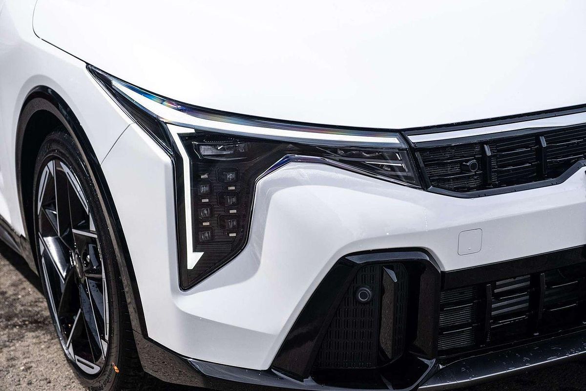 2025 Kia K4 GT-Line CL4m