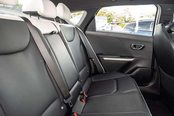 2025 Kia K4 GT-Line CL4m