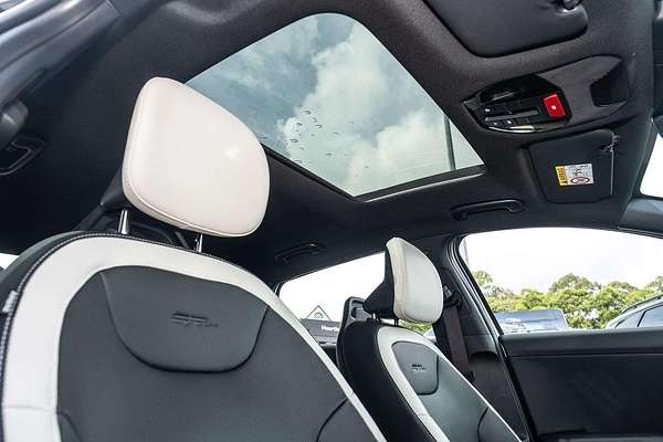 2025 Kia K4 GT-Line CL4m