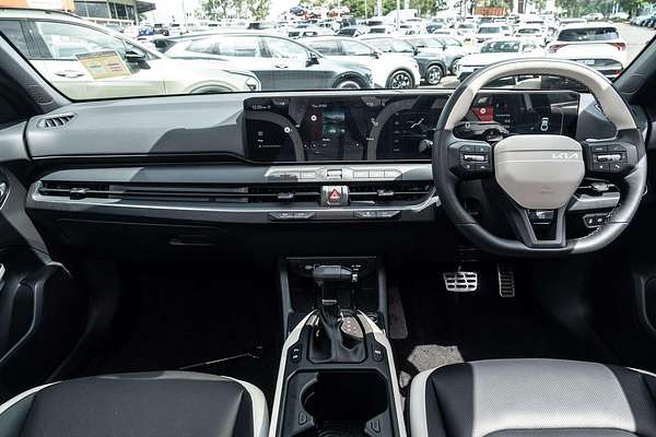 2025 Kia K4 GT-Line CL4m