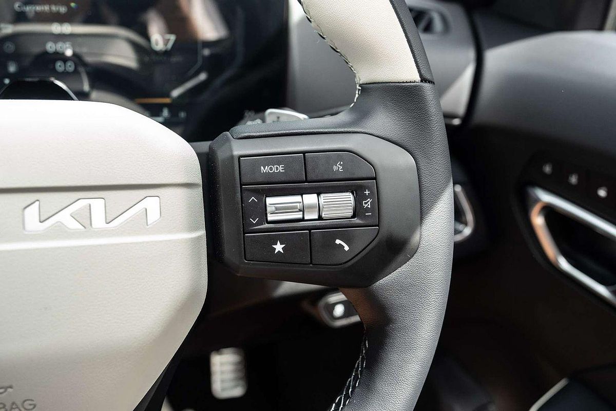 2025 Kia K4 GT-Line CL4m