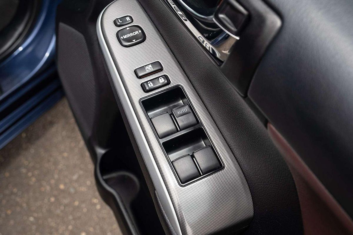 2017 Toyota Camry Atara SX ASV50R