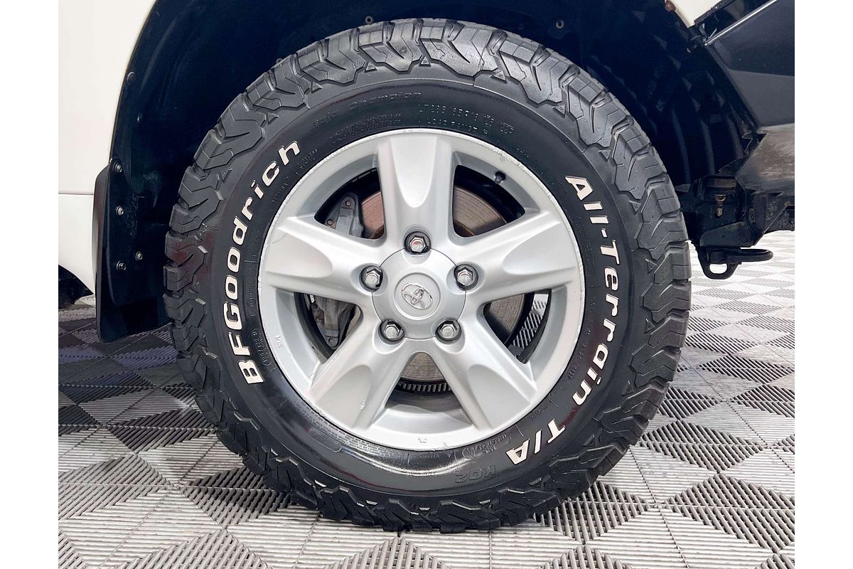 2011 Toyota Landcruiser Sahara VDJ200R
