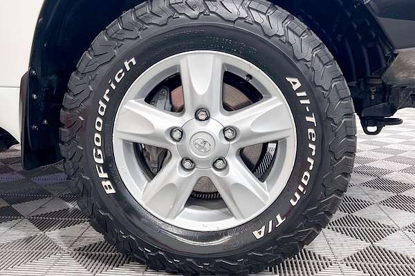 2011 Toyota Landcruiser Sahara VDJ200R
