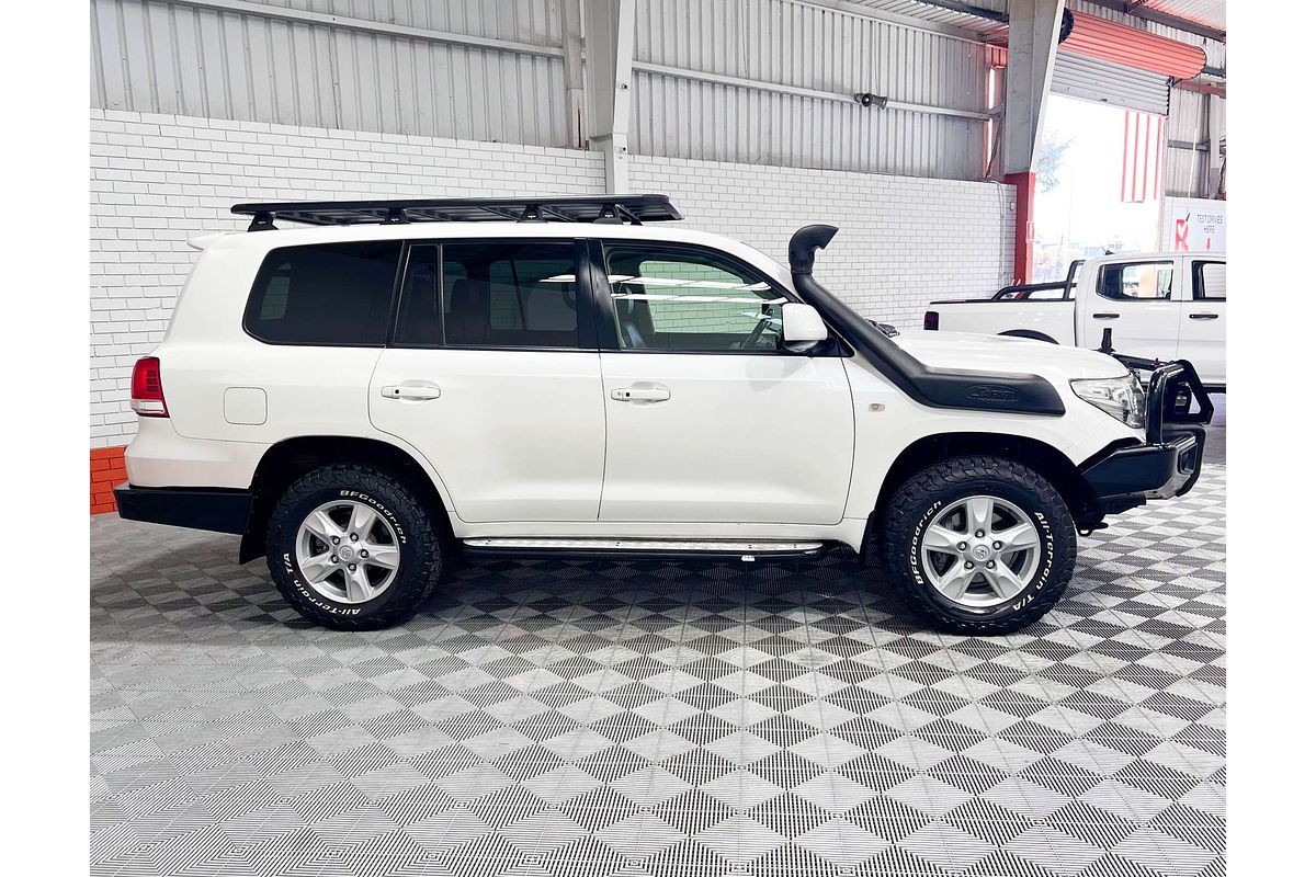 2011 Toyota Landcruiser Sahara VDJ200R