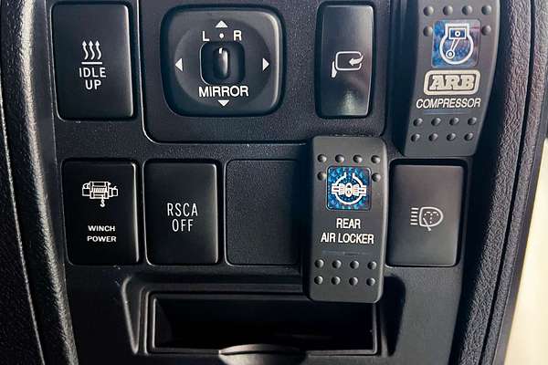 2011 Toyota Landcruiser Sahara VDJ200R