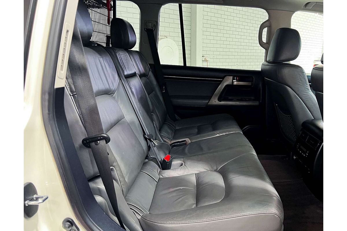 2011 Toyota Landcruiser Sahara VDJ200R