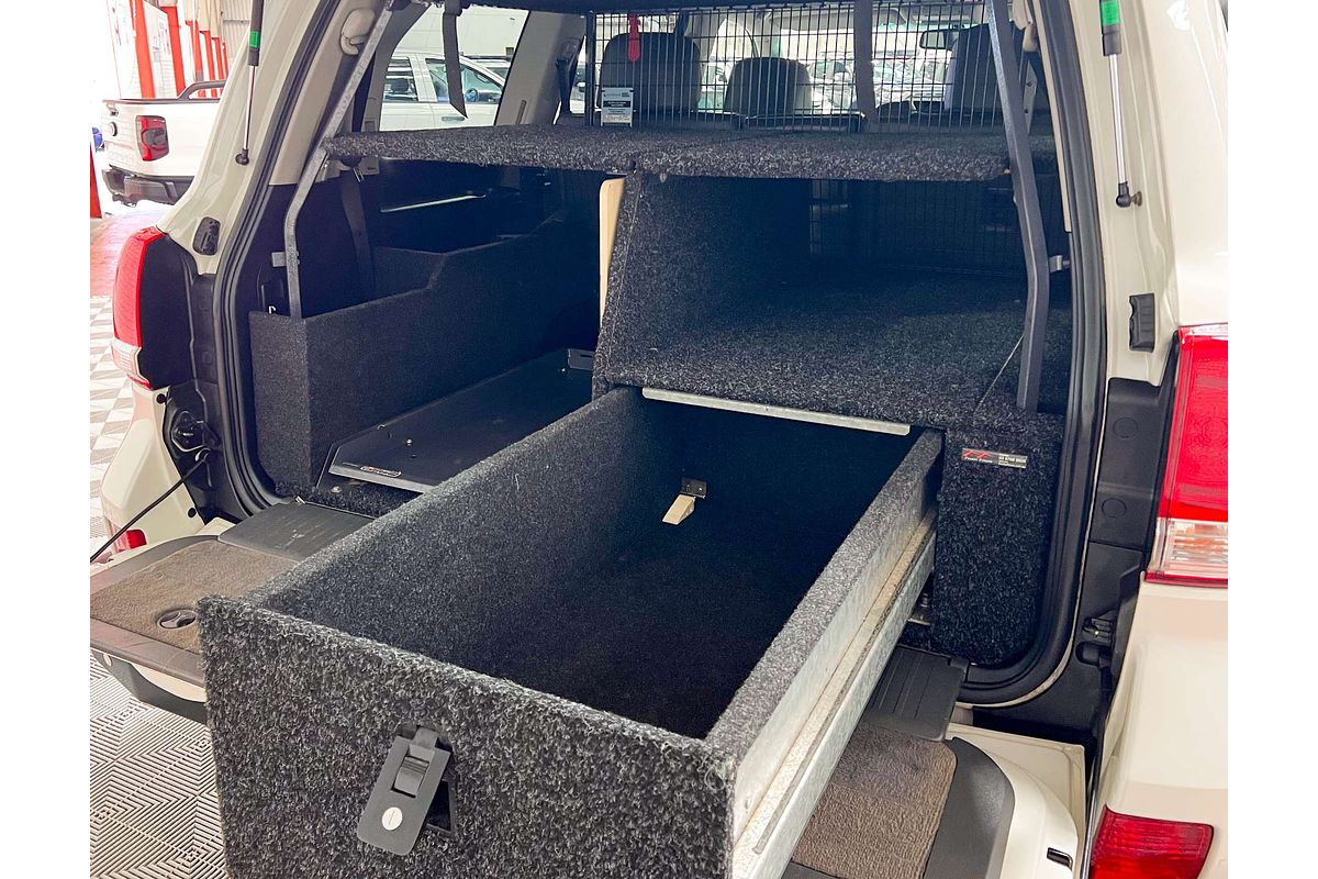 2011 Toyota Landcruiser Sahara VDJ200R
