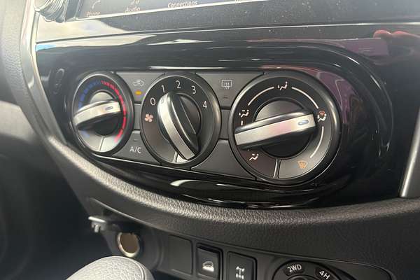 2024 Nissan Navara SL D23 4X4