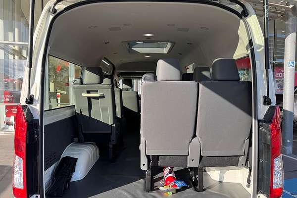 2025 Toyota Hiace Commuter GDH322R