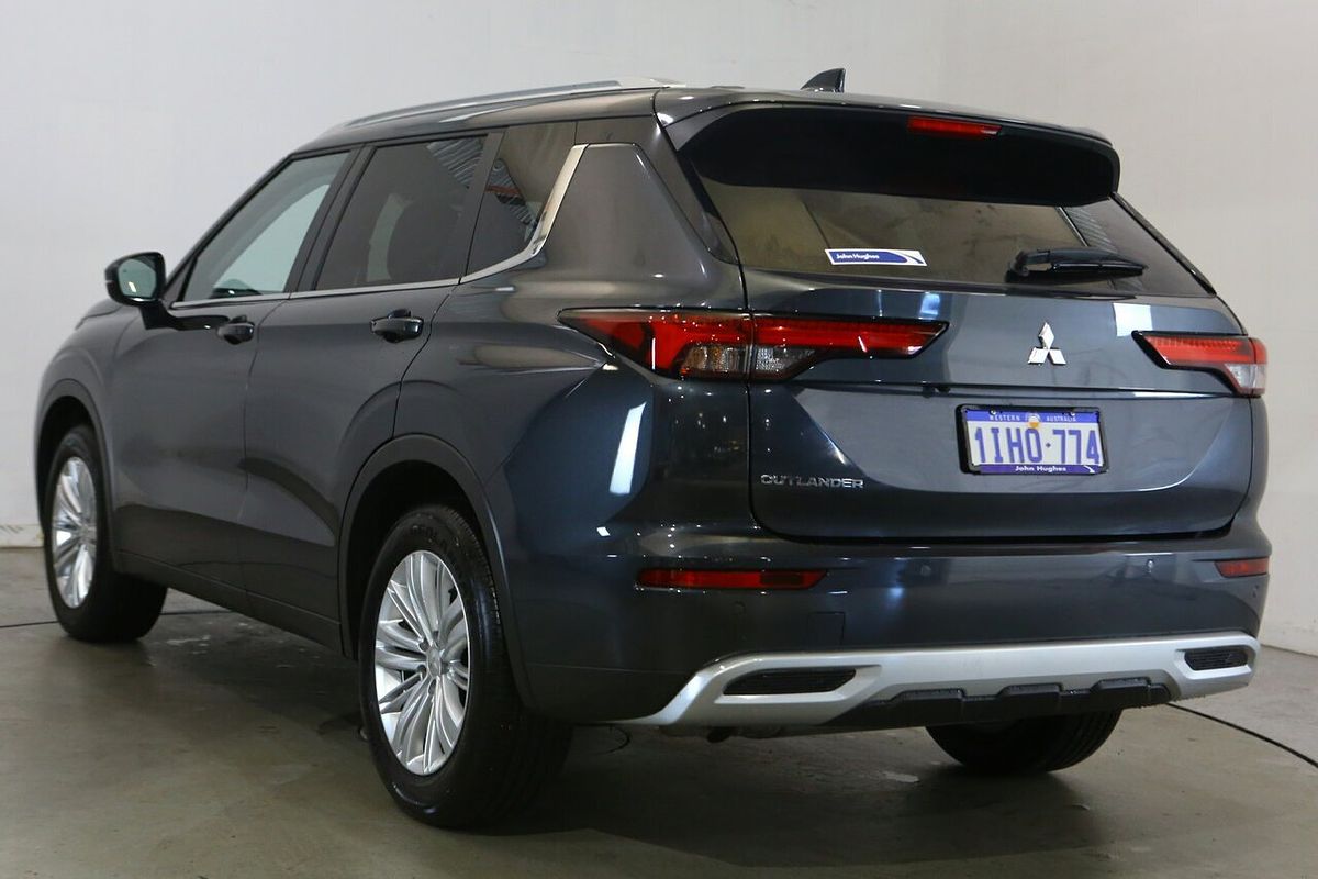 2024 Mitsubishi Outlander LS ZM