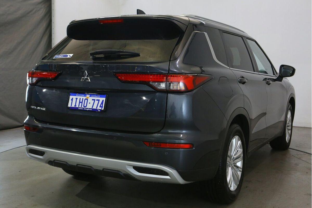 2024 Mitsubishi Outlander LS ZM