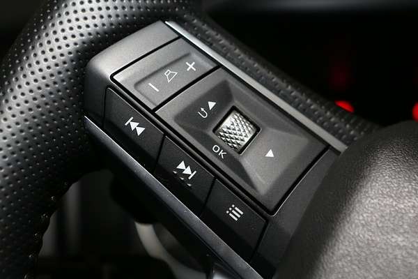 2024 Mitsubishi Outlander LS ZM