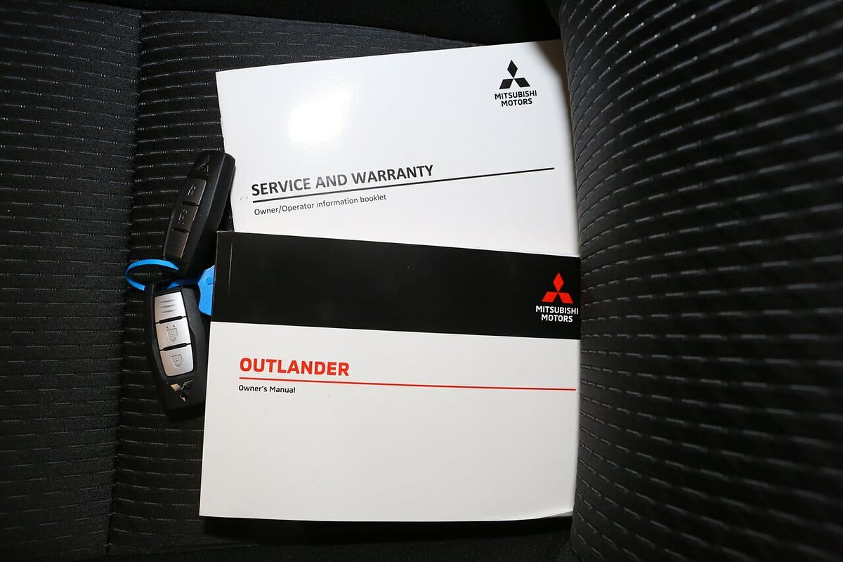 2024 Mitsubishi Outlander LS ZM