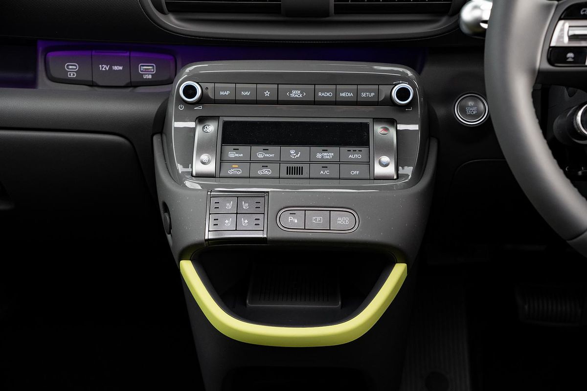 2025 Hyundai INSTER Cross AX.V1