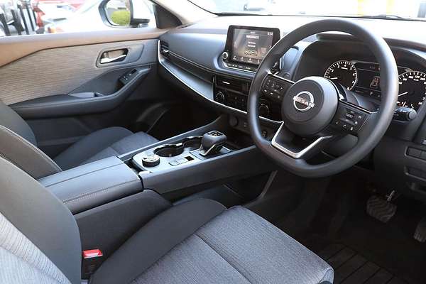 2024 Nissan X-TRAIL ST T33