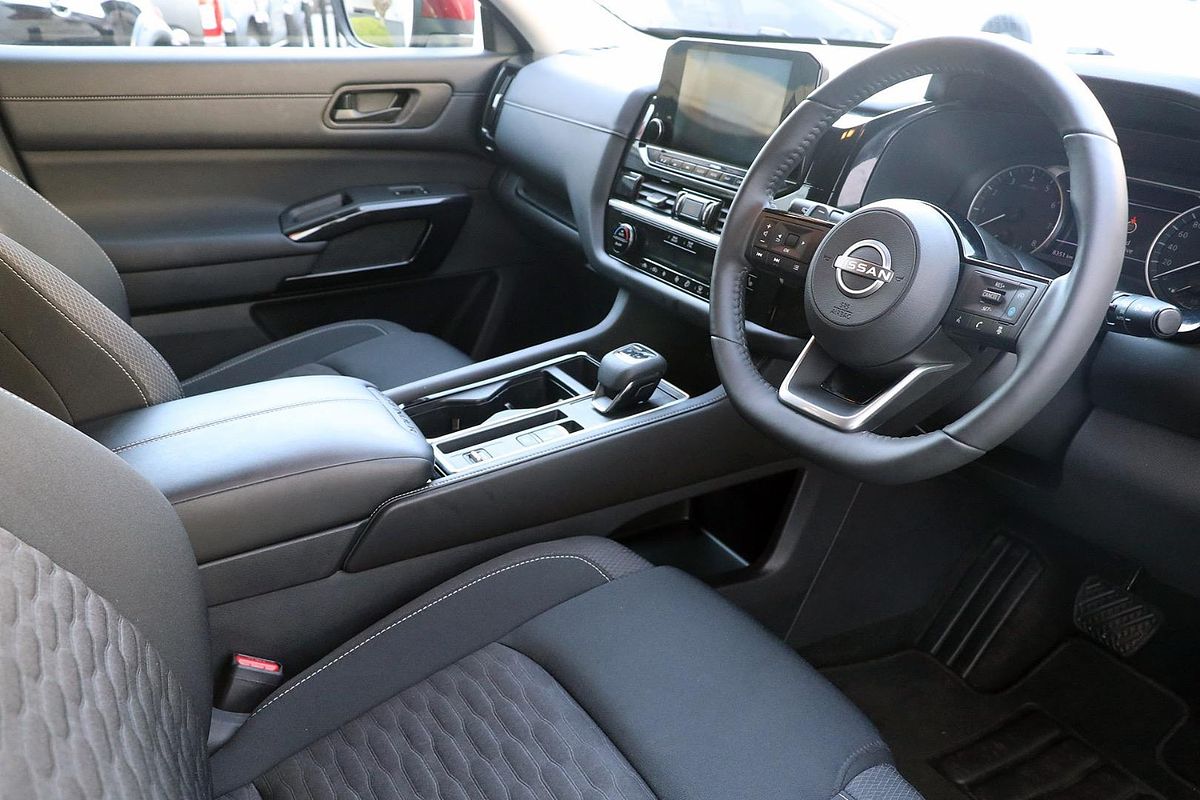 2024 Nissan Pathfinder ST-L R53