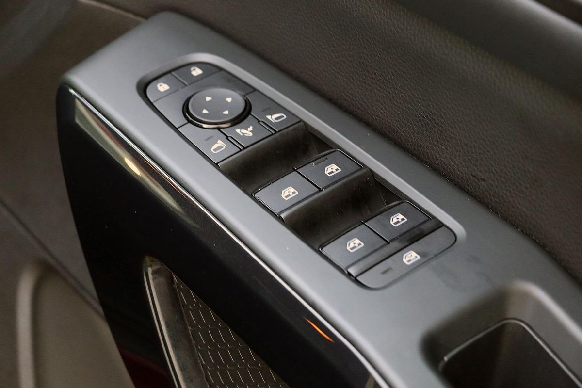2024 Nissan Pathfinder ST-L R53