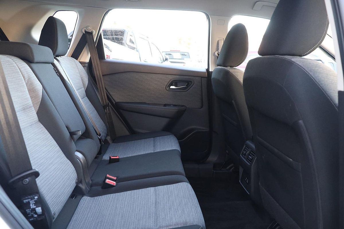 2024 Nissan X-TRAIL ST T33