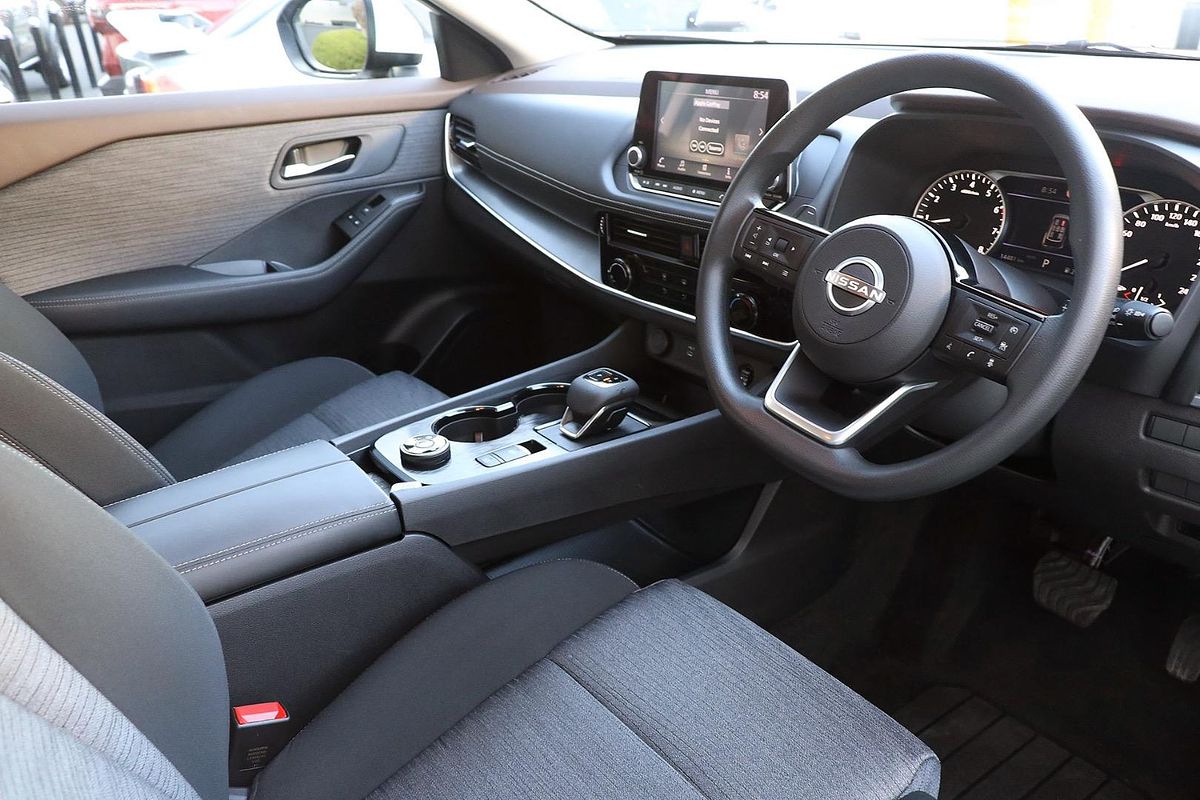 2024 Nissan X-TRAIL ST T33