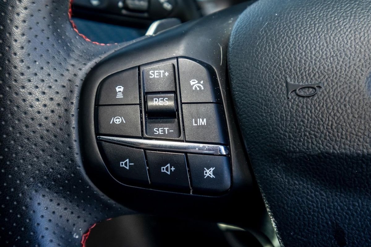 2018 Ford Focus ST-Line SA
