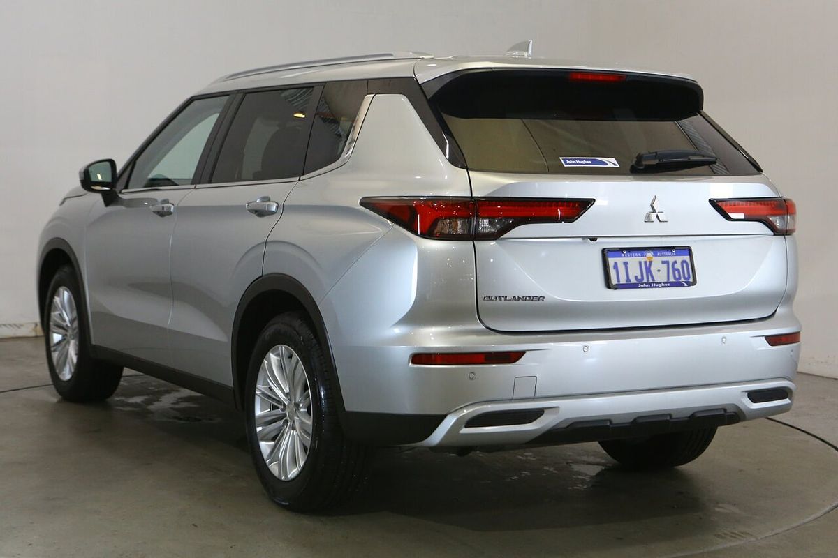2024 Mitsubishi Outlander LS ZM