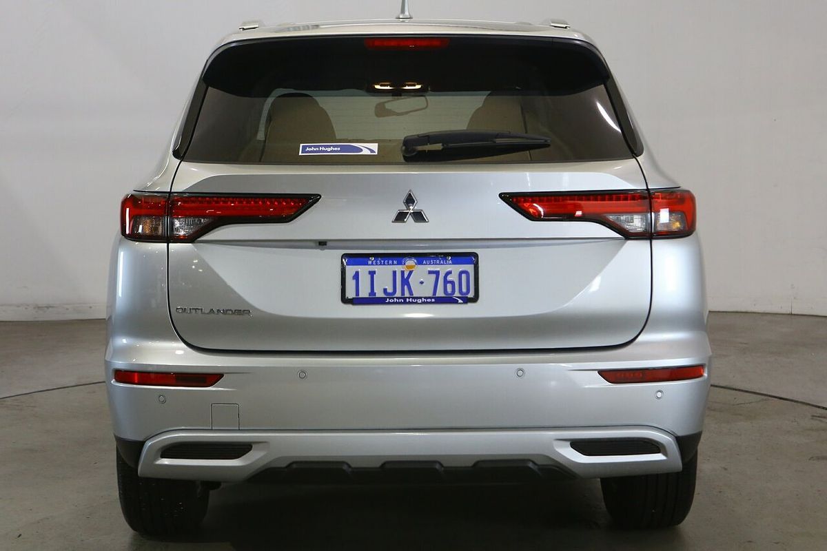 2024 Mitsubishi Outlander LS ZM