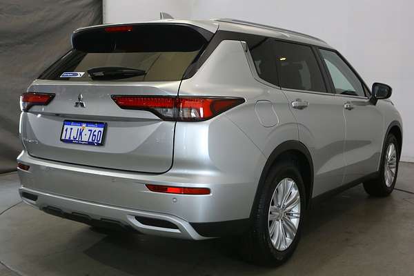 2024 Mitsubishi Outlander LS ZM