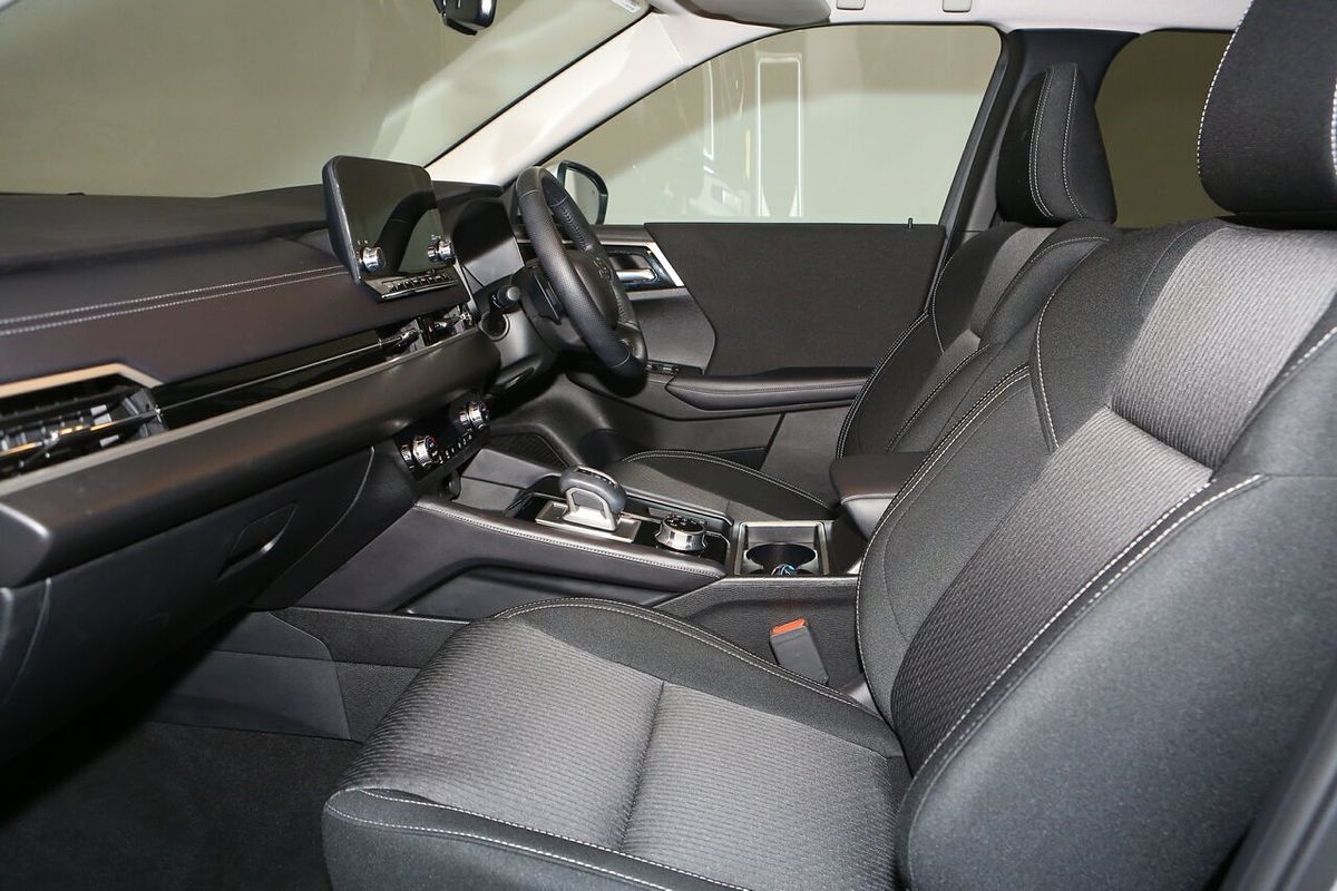 2024 Mitsubishi Outlander LS ZM