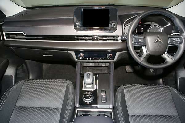2024 Mitsubishi Outlander LS ZM