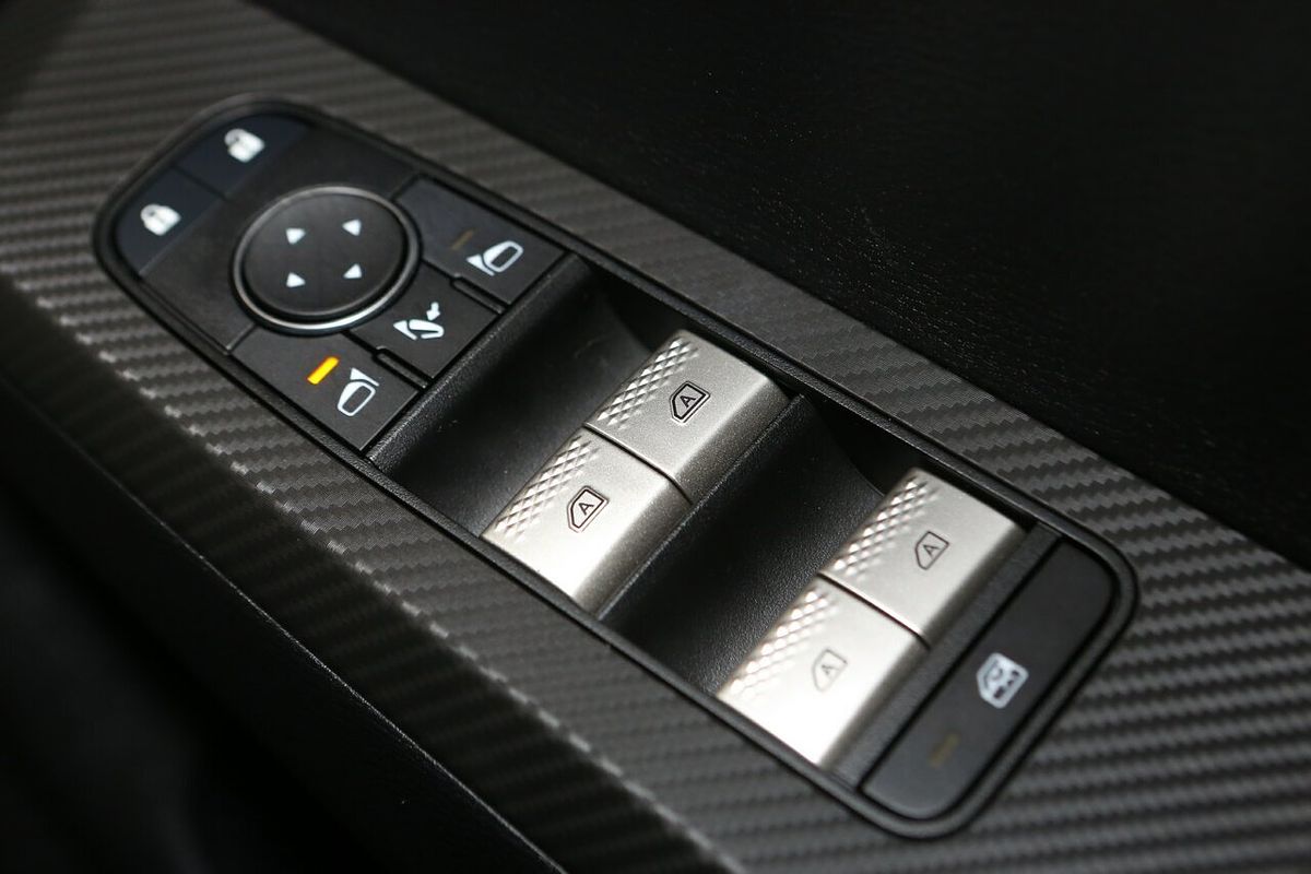 2024 Mitsubishi Outlander LS ZM