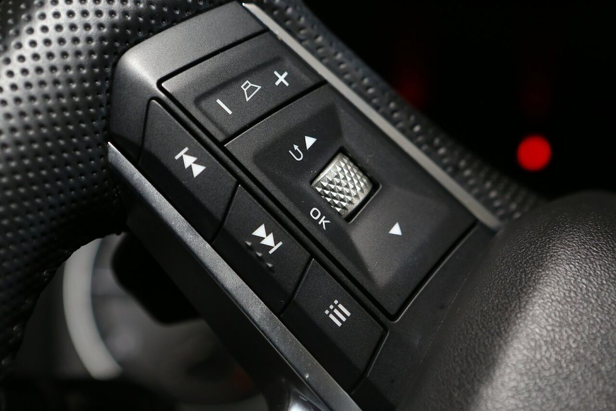 2024 Mitsubishi Outlander LS ZM