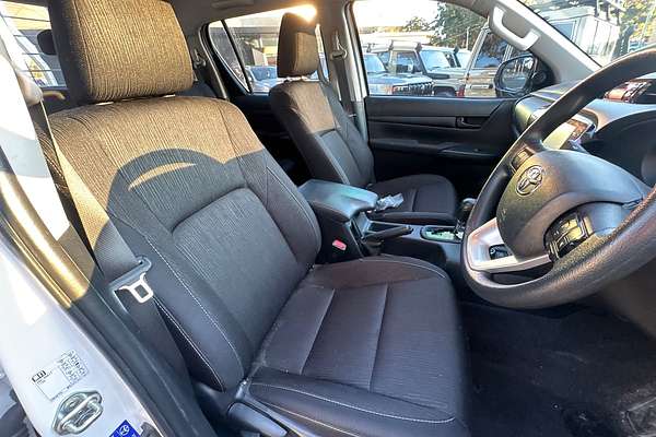 2024 Toyota Hilux SR 48V GUN126R 4X4