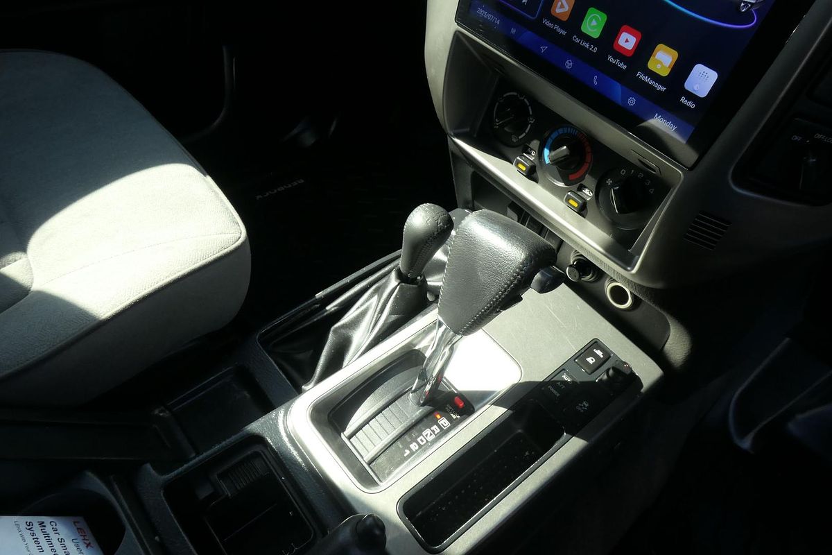 2015 Nissan Patrol ST Y61
