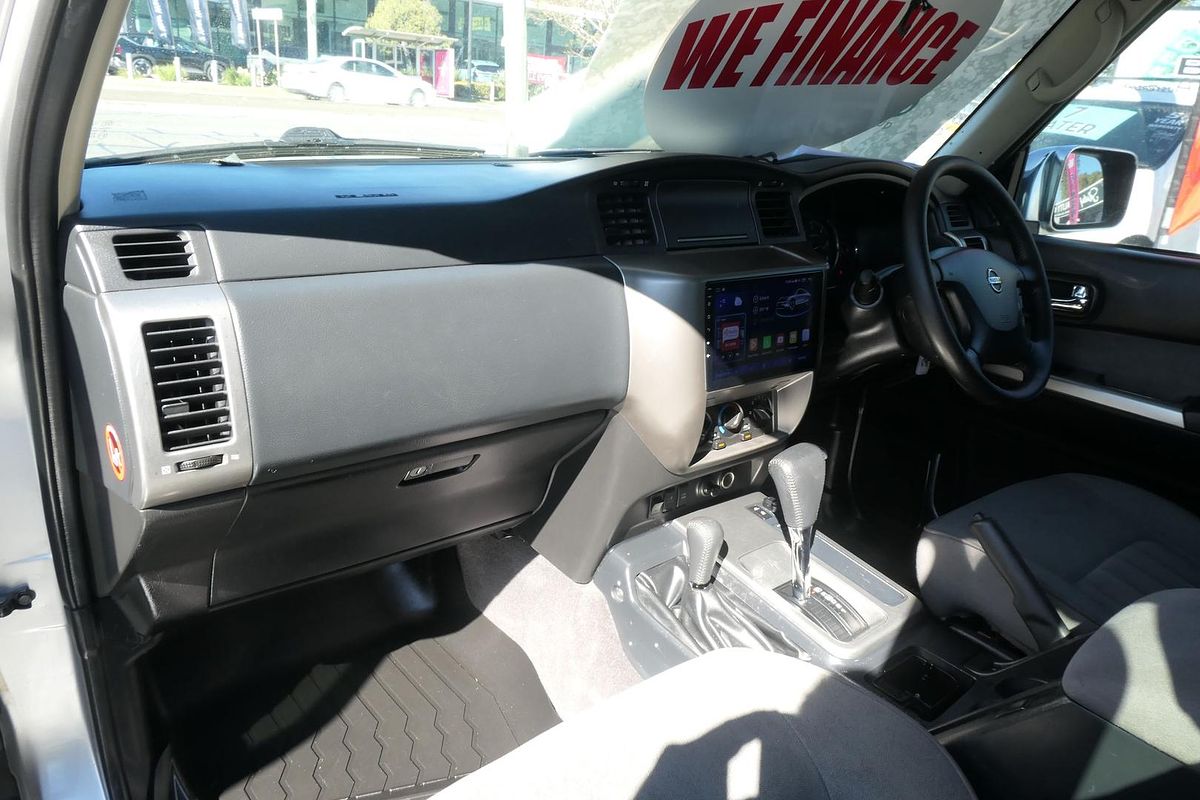 2015 Nissan Patrol ST Y61