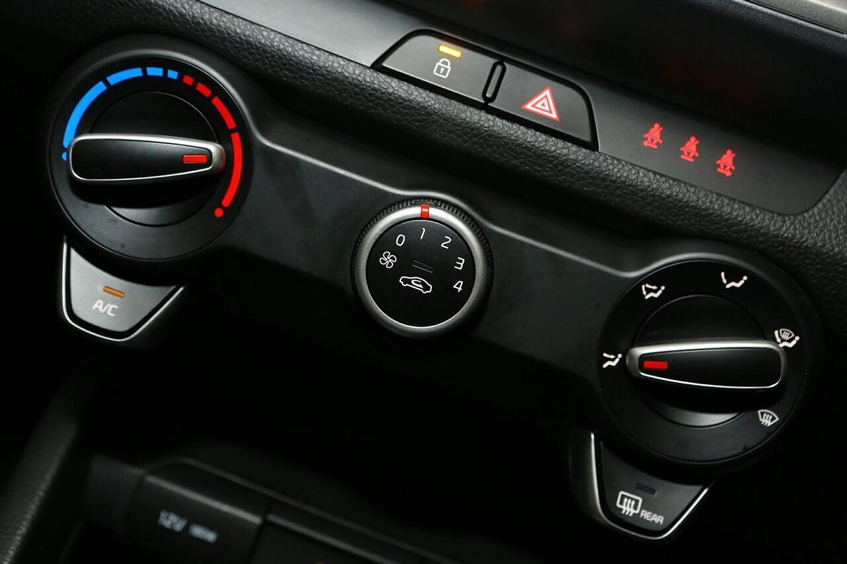 2024 Kia Stonic S YB