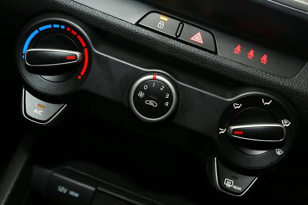 2024 Kia Stonic S YB