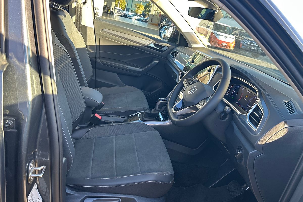 2025 Volkswagen T-Roc 110TSI Style D11