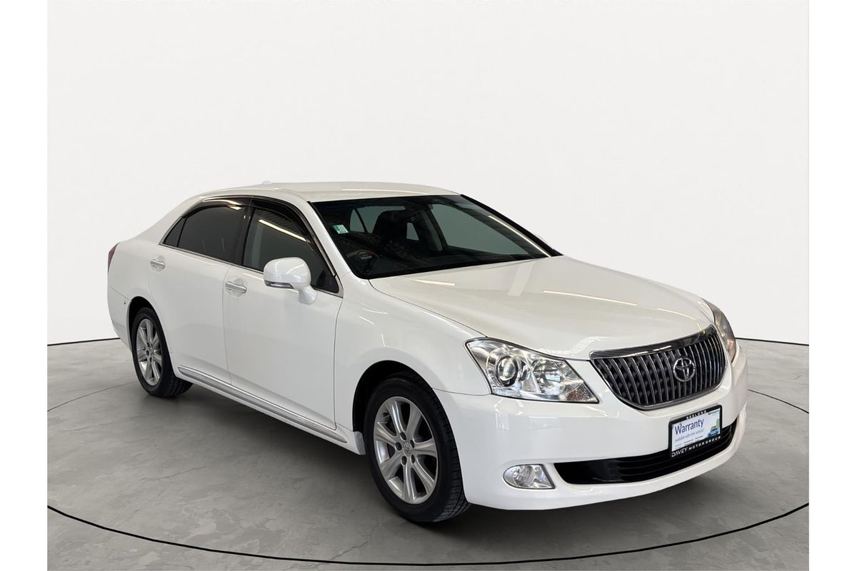 2010 Toyota Crown Majesta URS206