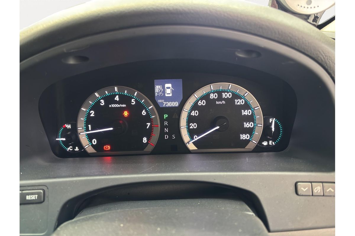 2010 Toyota Crown Majesta URS206