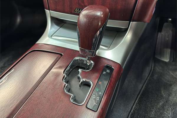 2010 Toyota Crown Majesta URS206