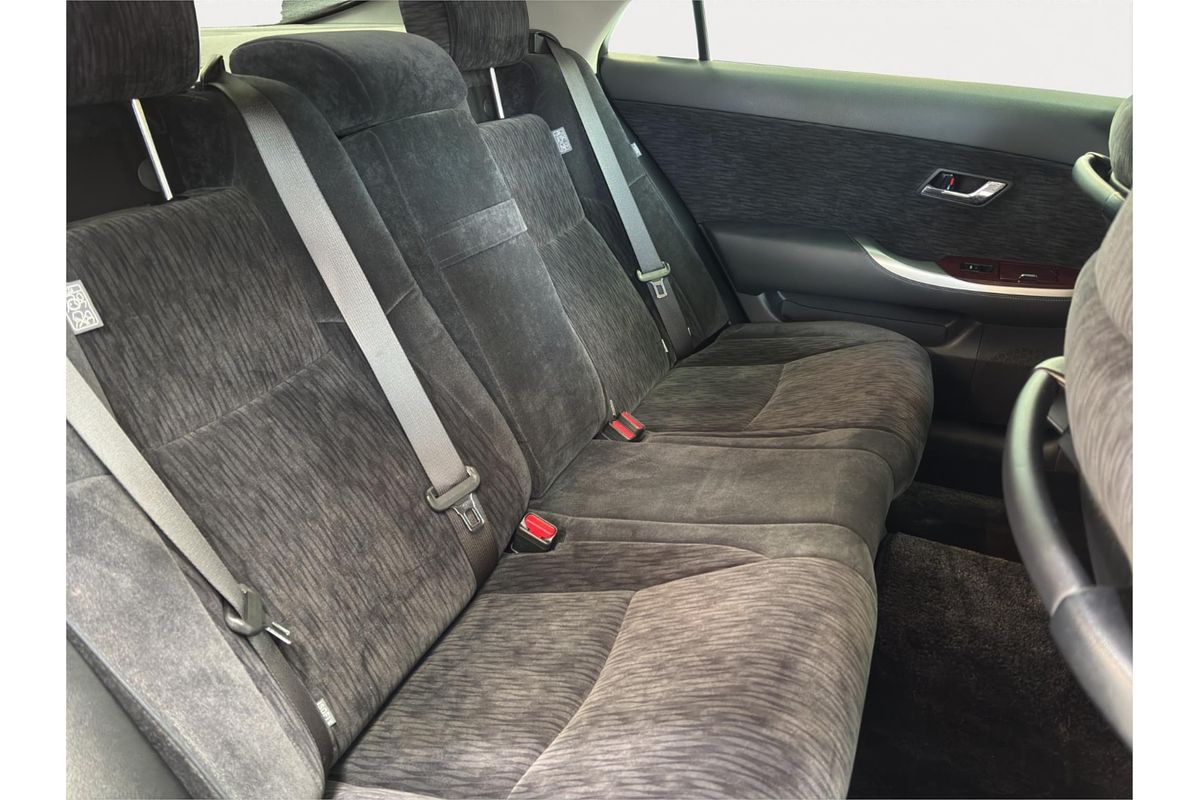 2010 Toyota Crown Majesta URS206