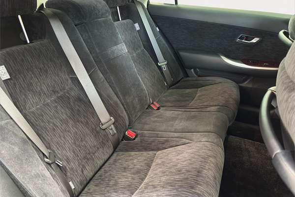 2010 Toyota Crown Majesta URS206