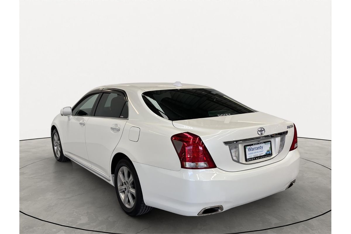 2010 Toyota Crown Majesta URS206