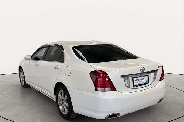 2010 Toyota Crown Majesta URS206