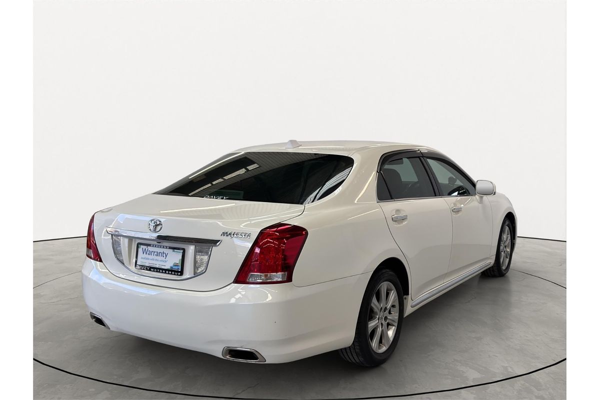 2010 Toyota Crown Majesta URS206
