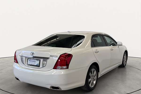 2010 Toyota Crown Majesta URS206