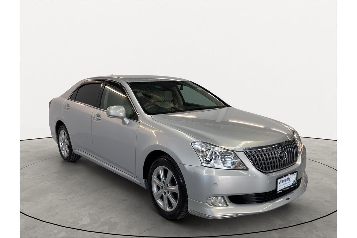 2011 Toyota Crown Majesta i-Four 4WD