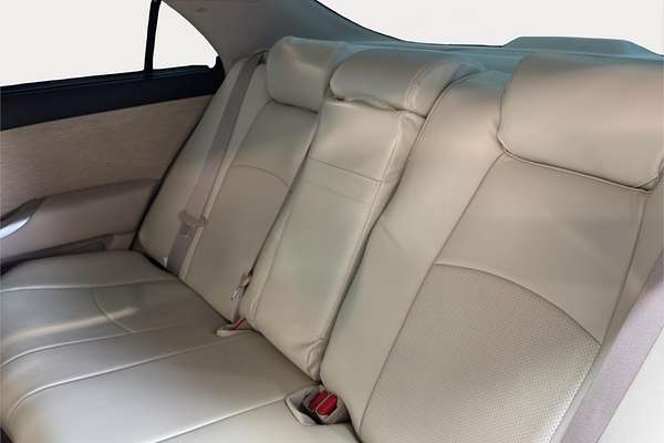 2011 Toyota Crown Majesta i-Four 4WD