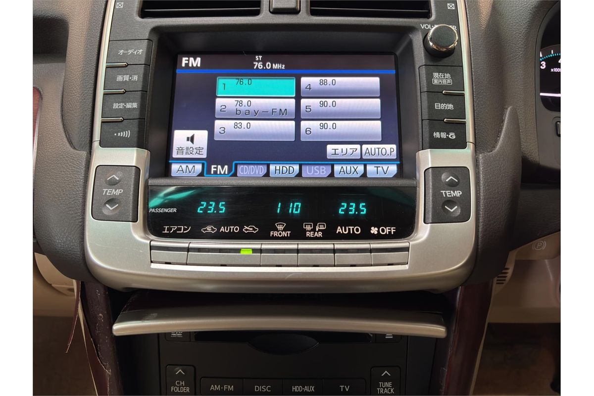 2011 Toyota Crown Majesta i-Four 4WD